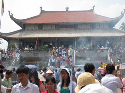 Go to pagoda on the Lunar New Year